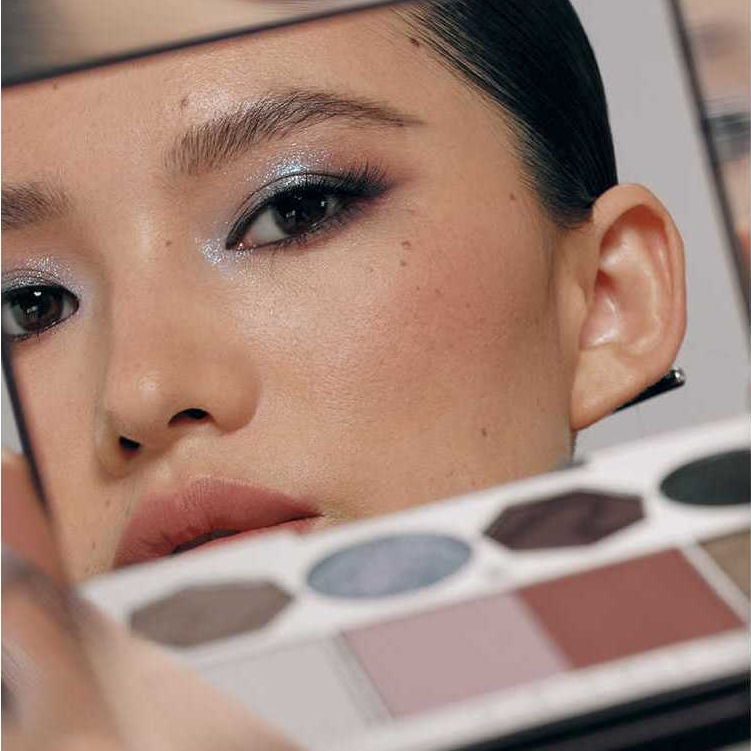 Girlcult Blue-violet อายแชโดว์มันวาวสูงและบลัชออนเนื้อแมตต์สีเทาสีน้ําตาล