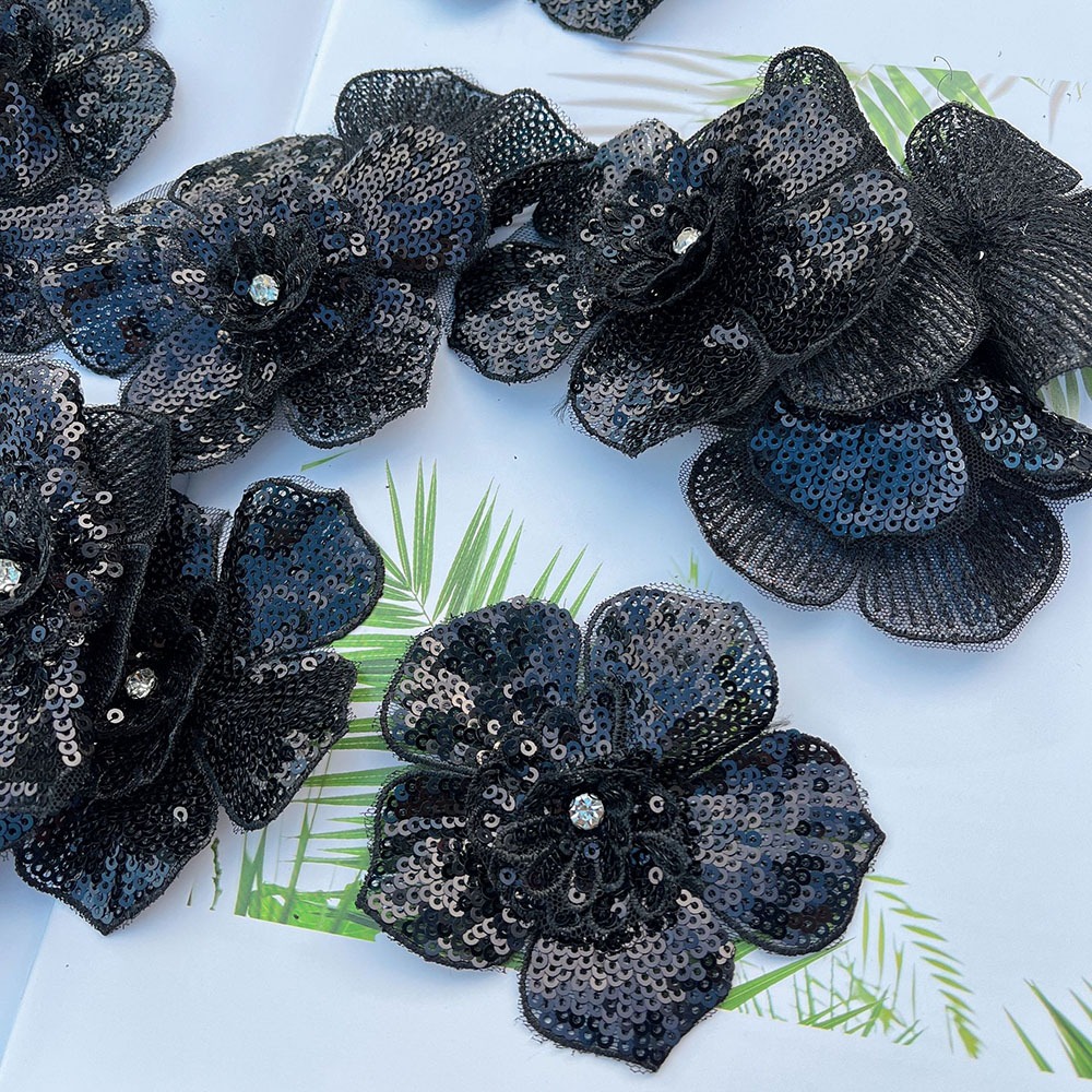 2 ชิ้นสีดําสีขาว 3D ลูกปัดลูกไม้แพทช์เลื่อมดอกไม้เสื้อผ้า Patch ตกแต่ง Applique