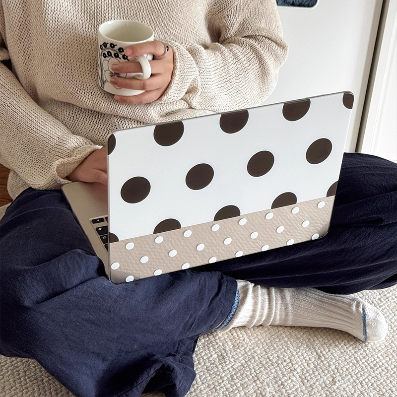 Black & White Dots พิมพ์สําหรับ 2025 Macbook Pro14 M5 A3434 Pro14 M4 A3112 A3401 Air13 M4 A3240 Air13 M3 A313.6 Air15 M4 A3241 Pro13 M1 M2337 M2