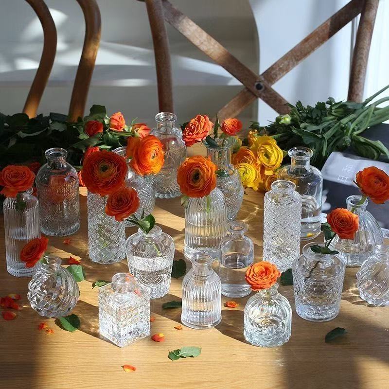 พร้อมส่ง insแจกันแก้วใส ใส่ดอกไม้ ทรงรูปขวด ตกแต่งห้องนั่งเล่น แบบสั้น glass vase สุดน่ารัก มินิวินเทจฝรั่งเศสแจกันแก้วใสย้อนยุคไฮโดรโพนิพืชแจกันแจกันแก้วใส อิน แจกันดอกไม้สก์ท็อปเครื่องประดับตกแต่งบ้านอุปกรณ์จัดงานแต่