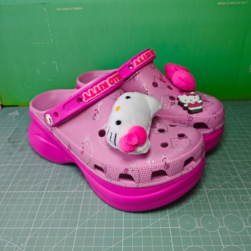 Crocs Hello Kitty Whale รองเท้าชายหาดผู้หญิง | 211199