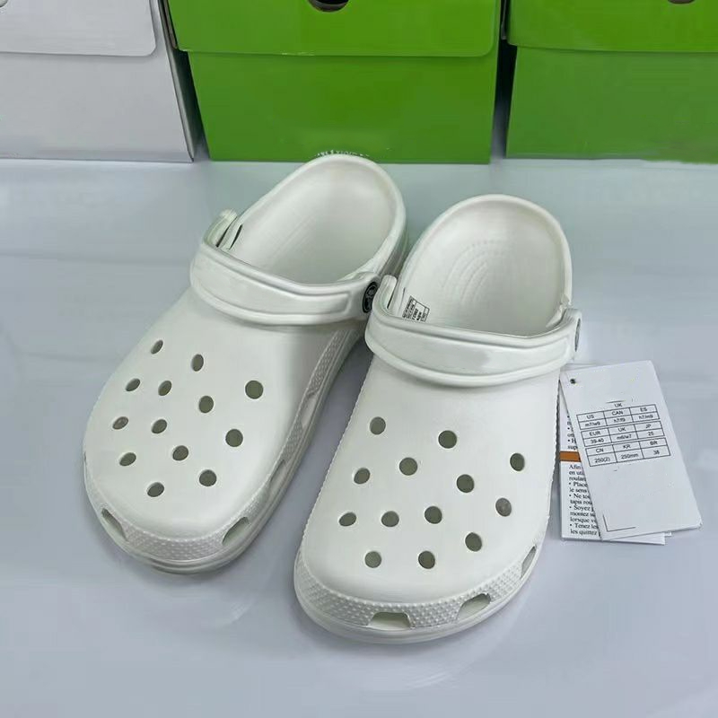 จระเข้ Classic Clog น้ำหนักเบาที่สวมใส่สบายและระบายอากาศได้ดี เหมาะสำหรับการเดินทางและการใช้งานกลางแจ้ง