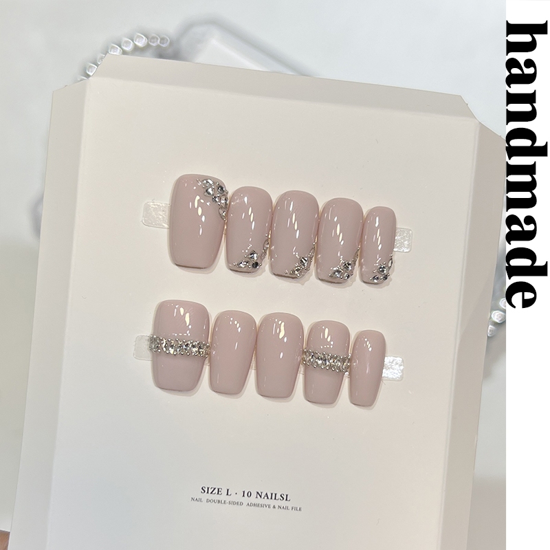 กดบนเล็บ ทําด้วยมือ [Lusie Nails] Simple Classy Wear Nails เล็บ Gentle Granny Grey Pink Zircon Nails