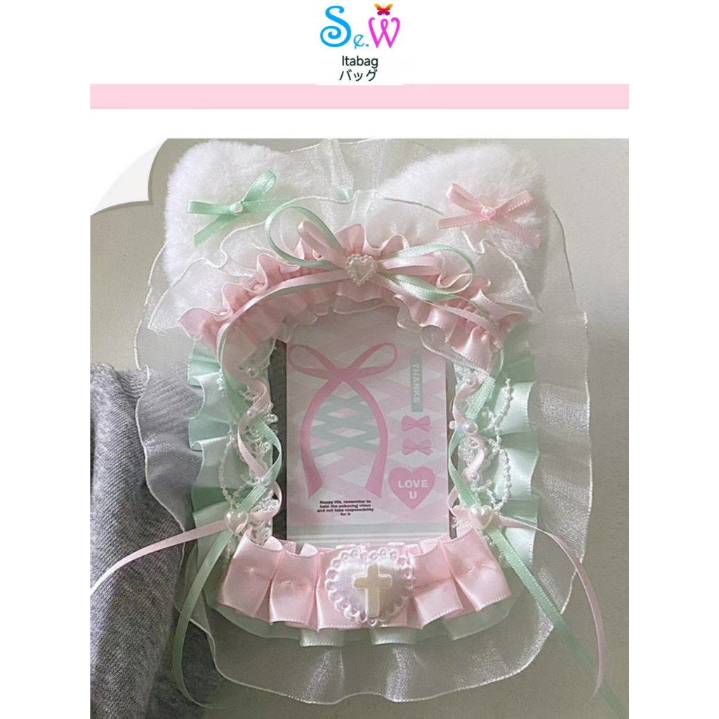 [พร้อมส่งสินค้า] Se.W ใส่ในสต็อกกรอบการ์ดใสกรอบหูแมวน่ารักสไตล์ใหม่ที่ทําด้วยมือลูกไม้ผู้ถือบัตรภาพกระเป๋านักเรียนจี้ ตกแต่ง itabag