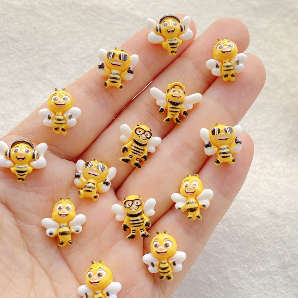 30ชิ้นของเรซินผสมมินิการ์ตูนผึ้งเล็บศิลปะสติกเกอร์หินแบนทําเองอุปกรณ์คริสต์มาสสมุดภาพตกแต่งงานฝีมือ