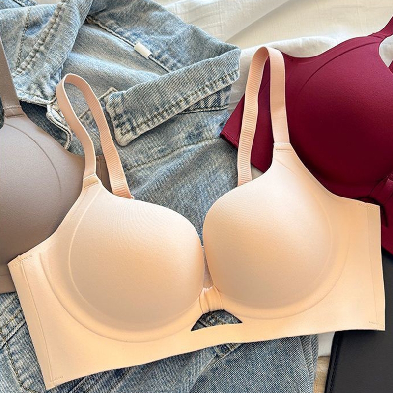 【มีสินค้าพร้อมส่ง】เสื้อชั้นในไร้โครง ไร้รอยต่อ ยกนม Push Up สบายใส่กระชับสวย เป็นธรรมชาติ สีแดง