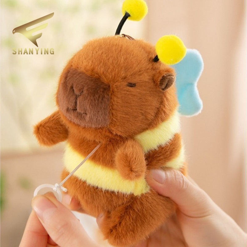 Bee Capybara Doll Drawstring Flying Card Pibara พวงกุญแจจี้ถุงของขวัญขนาดเล็ก