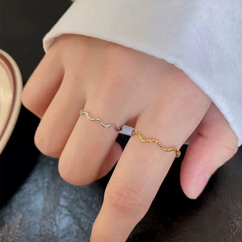 แหวน titanium แบบญี่ปุ่น-เกาหลี มีดีไซน์คลื่นบางเพียง 1 มิลลิเมตร สวยงามหรูหรา