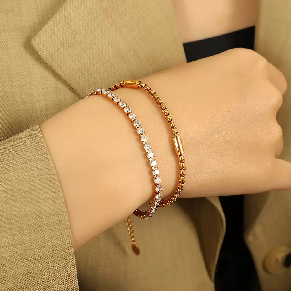 สร้อยข้อมือเพชรทรงกระบอก สไตล์ยุโรปอเมริกัน ประดับด้วยเพชรเต็มวง โซ่ 18K ออกแบบมาสำหรับคนรักแฟชั่น