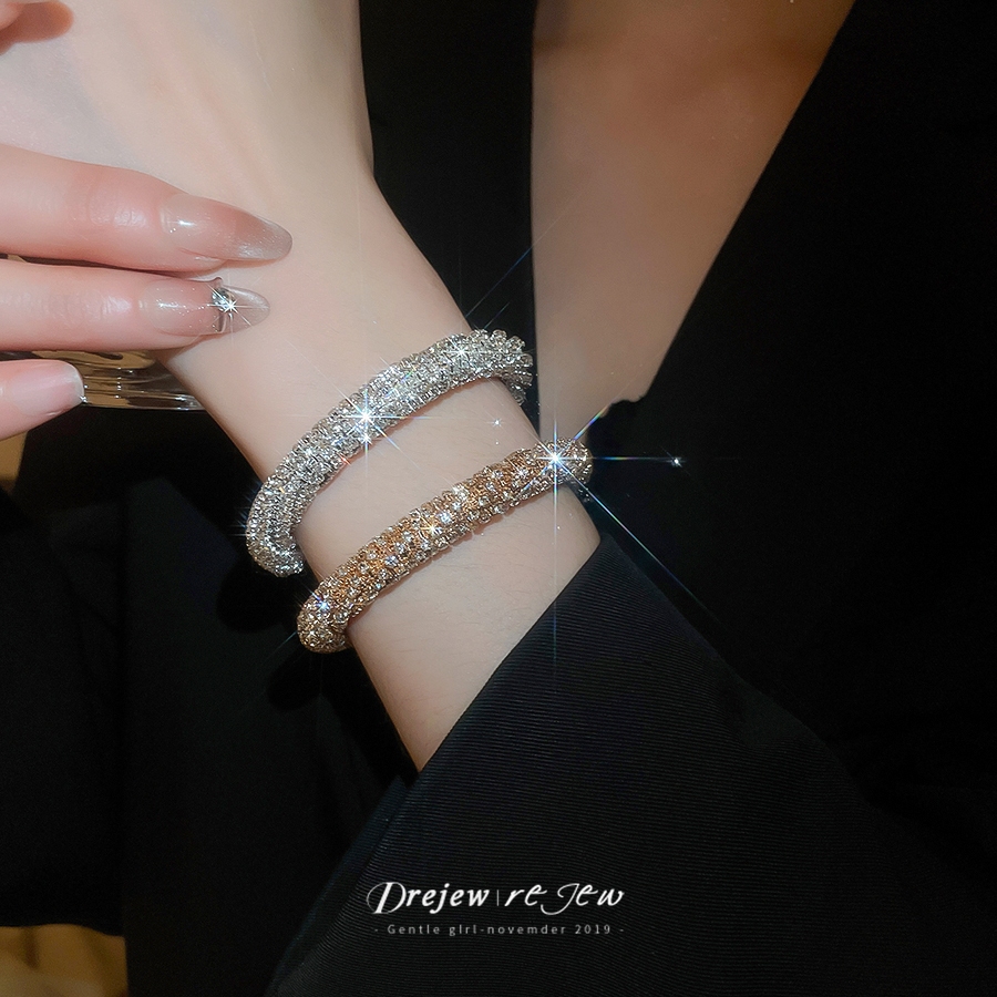 สร้อยข้อมือเพชรประดับแบบเกลียว สไตล์ยุโรป-อเมริกา Retro Chic เหมาะสำหรับทุกโอกาส สร้อยข้อมือผู้หญิงหรูหรา