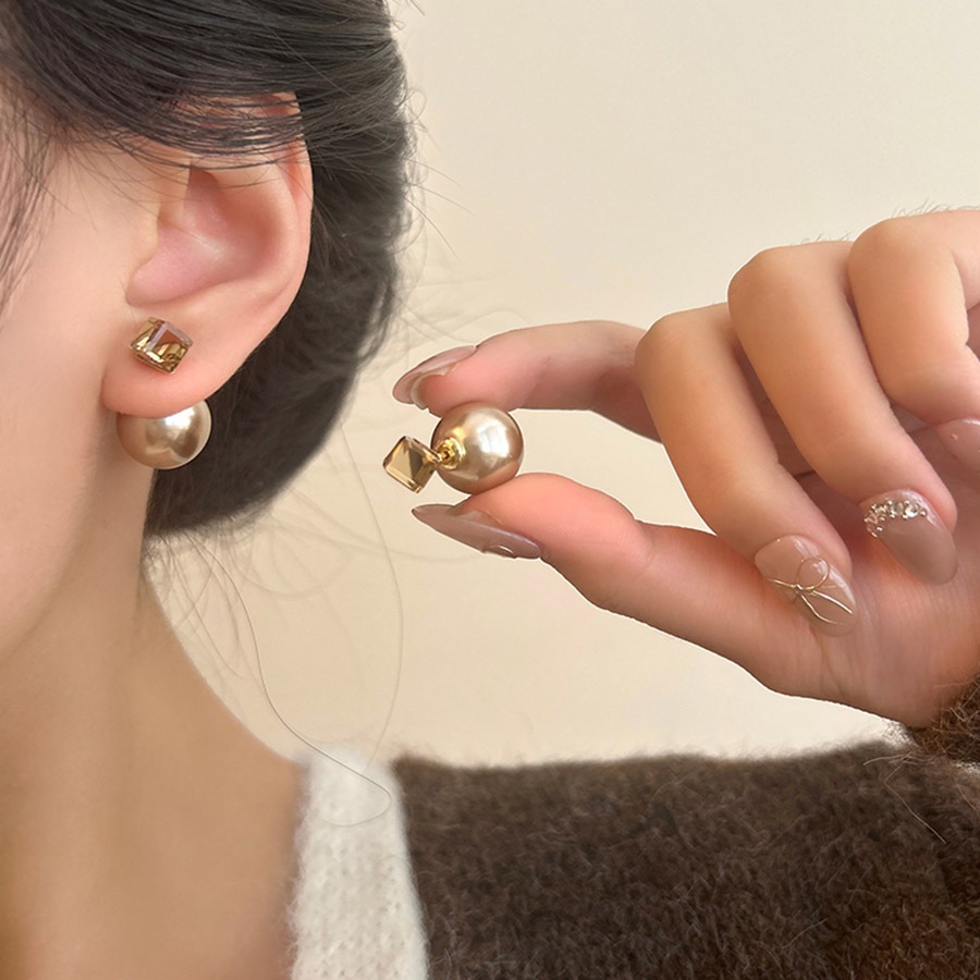 ต่างหูมุก Rhinestone กระพริบ ออกแบบเอกลักษณ์ หรูหรา สำหรับคนชอบแฟชันระดับไฮเอนด์ ราคา ถูกที่สุด ดีลบีเคเค