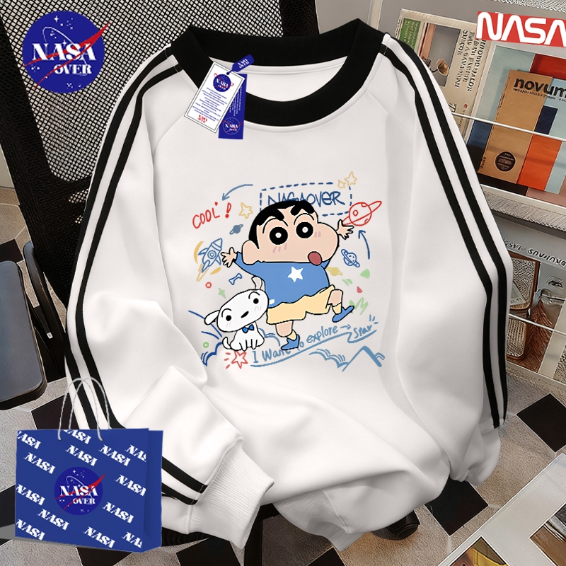 【จัดส่งตลอด 24 ชั่วโมง】🔥NASA แบรนด์แฟชั่น ฤดูหนาว ลายชินจัง 🧒 แนวการ์ตูนขี้เล่น oversize แขนยาว ยูนิเซ็กส์ สเวตเตอร์คอกลมYG3669