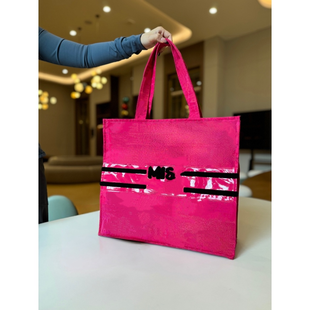 กระเป๋าโท้ตสีแดงกุหลาบใหม่ ขนาด 42x15x38 ซม.