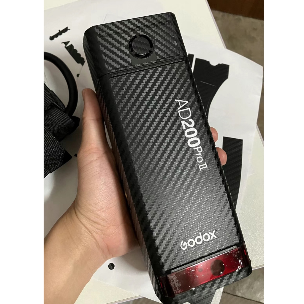 สติกเกอร์ที่กําหนดเองสําหรับ Godox AD200ProII AD200Pro II Decal ผิวกระเป๋าแฟลชไวนิลห่อฟิล์ม Protecto