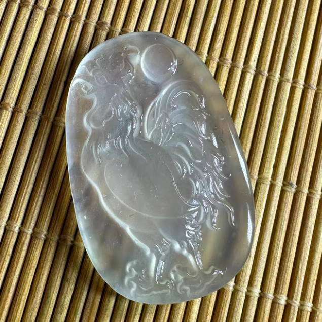 Xiuyu Ice Material Zodiac Chicken ขนาด: 35.6-23-6.3mm