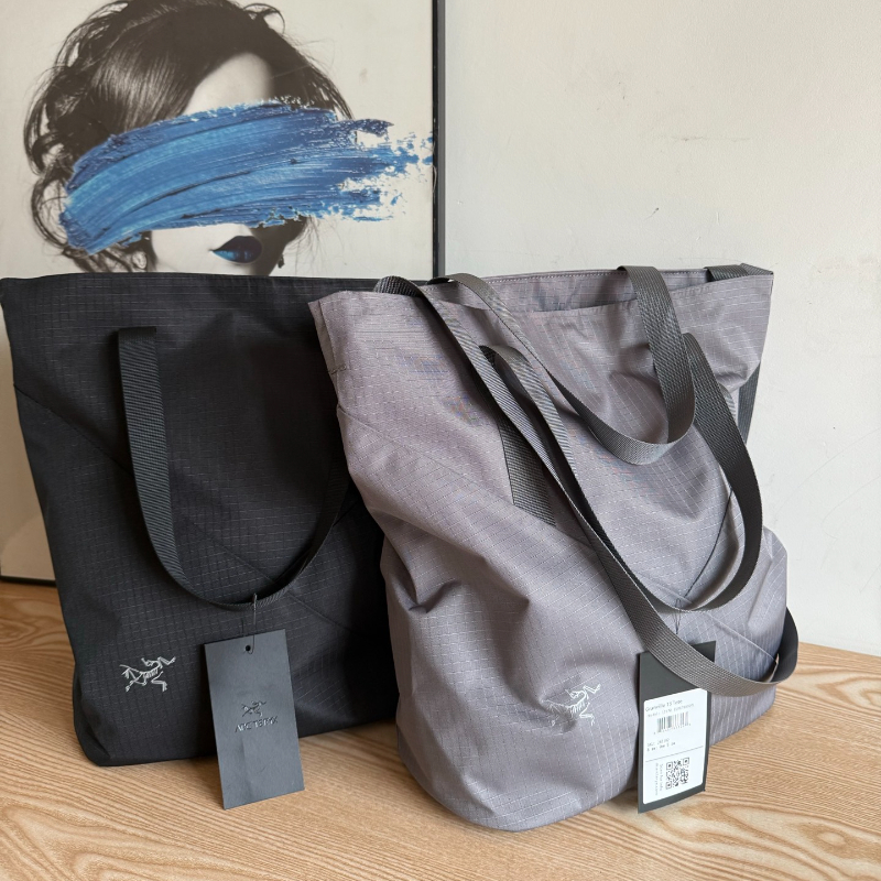 Nylon ARCTERYX Granville 18L Tote Bag กระเป๋าสะพายข้างกลางแจ้ง