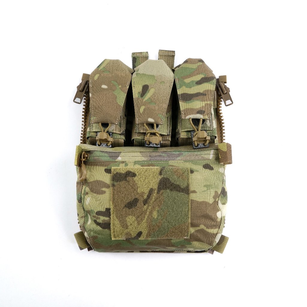 พนักงานเสื้อกั๊กยุทธวิธี AFG FCPC V5 พร้อมแฟลชสามดวงและการตัดเลเซอร์ MOLLE แนวนอนหนึ่งอัน P115