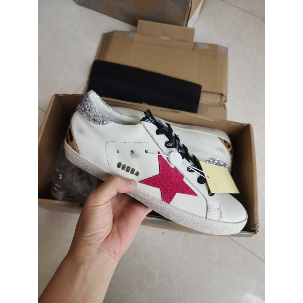 19 160 Clearance GGDB SSTAR ผู้ชายผู้หญิงรองเท้าผ้าใบต่ํารองเท้ากีฬาที่เดินทางมาพักผ่อนรองเท้าดาวรอง