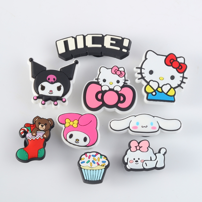 สไตล์ใหม่รองเท้าดอกไม้ตกแต่งรองเท้าหัวเข็มขัดเนื้อ pvc การ์ตูน KT Cat Kuromi Series ตกแต่ง DIY ที่ถอดออกได้