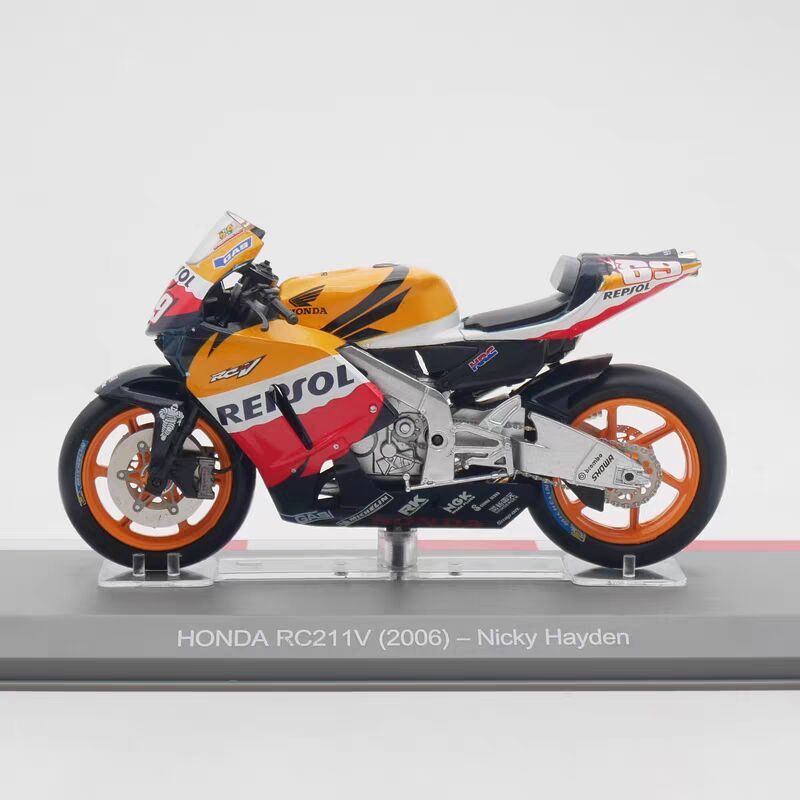 Ixo 1: 18 Moto GP 2006 HONDA RC211V Nicky Hayden HONDA Motorcycle Model
