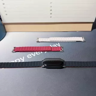 สําหรับ เสี่ยวหมี่ สมาร์ทวง Xiaomi Smart Band 8/9/10 สายรัดซิลิโคนแม่เหล็กเปลี่ยนวงกันน้ํากีฬา-พอดีสายรัดข้อมือที่สะดวกสบายสําหรับ ไมล์ วง