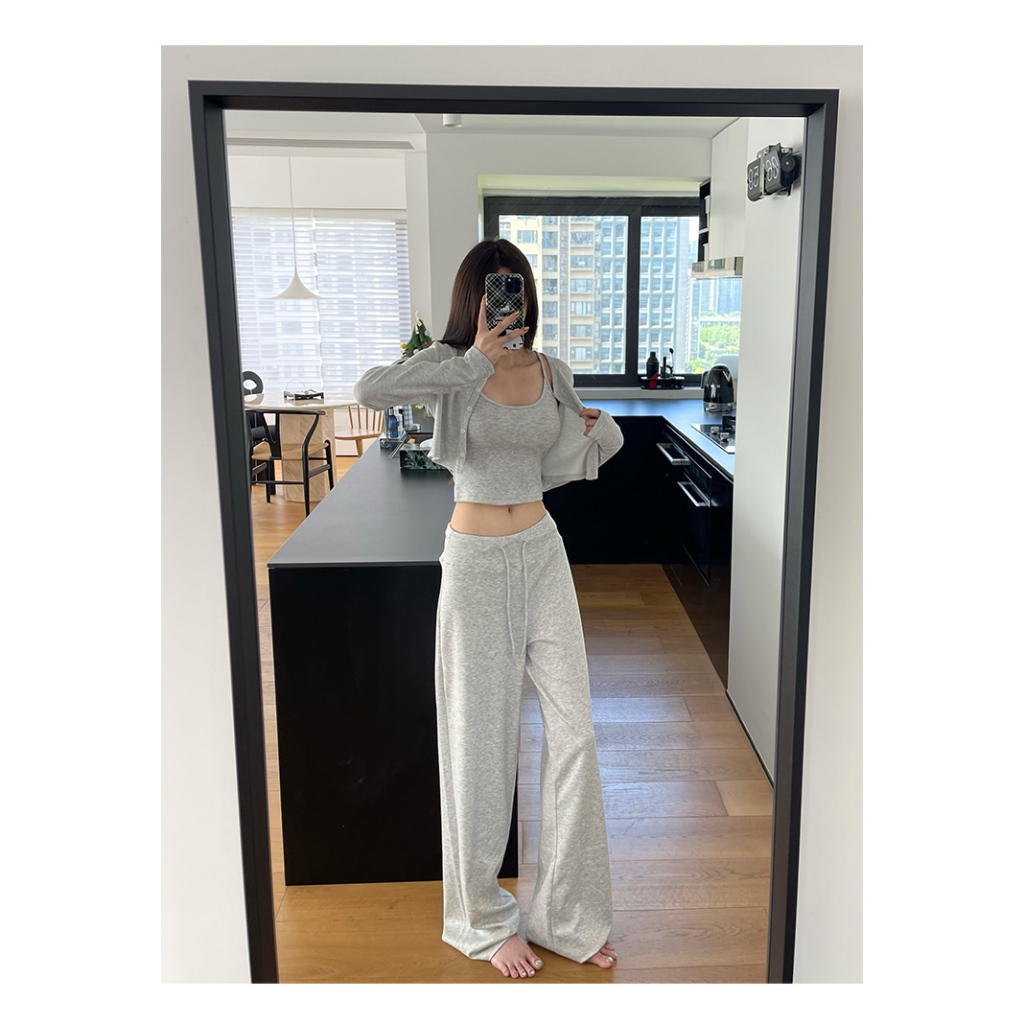 Hotpink ส่งจาก Bangkok🔥ชุดสูทบ้าน 3 ชิ้น สบายๆ เหมือนอยู่บ้าน ประกอบด้วยเสื้อคาร์ดิแกน กางเกงขายาว และสลิง - รูปที่ 6