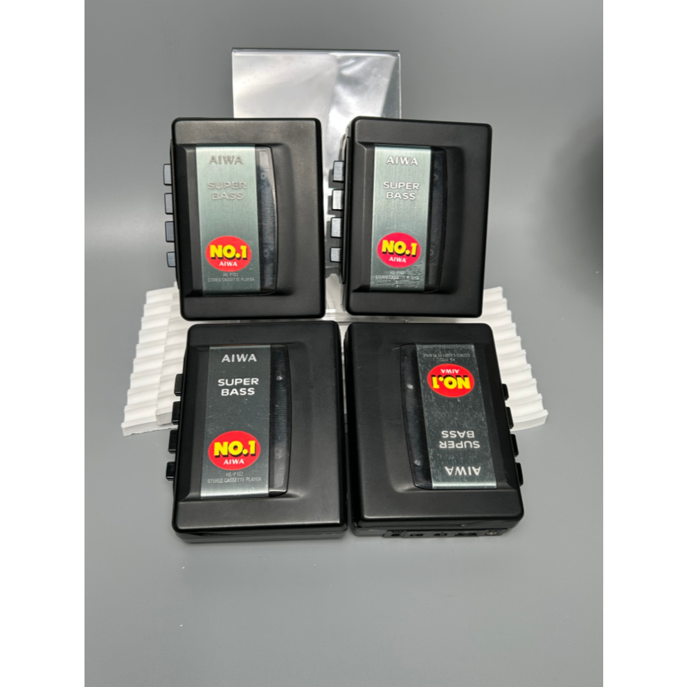 เครื่องเล่นเทปคาสเซ็ตสเตอริโอ AIWA HS-P102 พร้อม SUPER BASS แบบสัมผัสเดียว