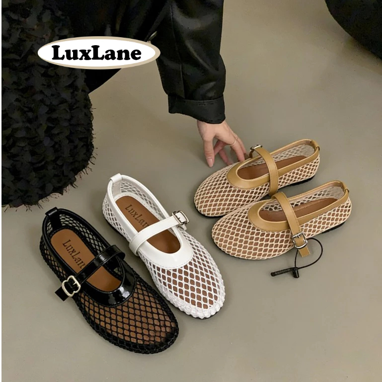 (พร้อมกล่อง) รองเท้าแตะส้นแบน Mary Jane สีดำตาข่าย LuxLane สำหรับผู้หญิง แฟชั่นสำหรับวันหยุด รองเท้าแตะหัวกลมแบบกลวงสีขาวสำหรับตุ๊กตา