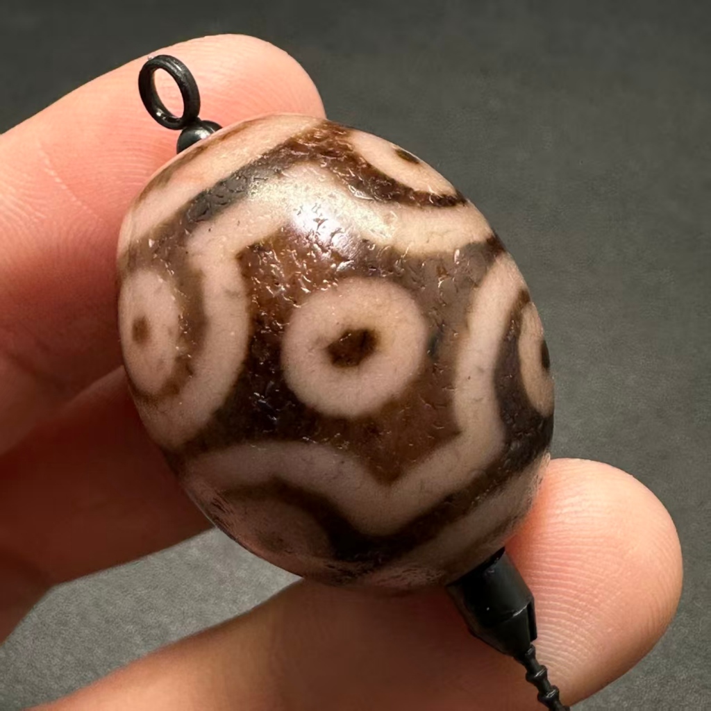 [ลูกปัด Dzi ของไต้หวันไปยังช่างฝีมือบริสุทธิ์ Qugong Brazil Oil Premium Diamond Cross Nine Eyes Dalo