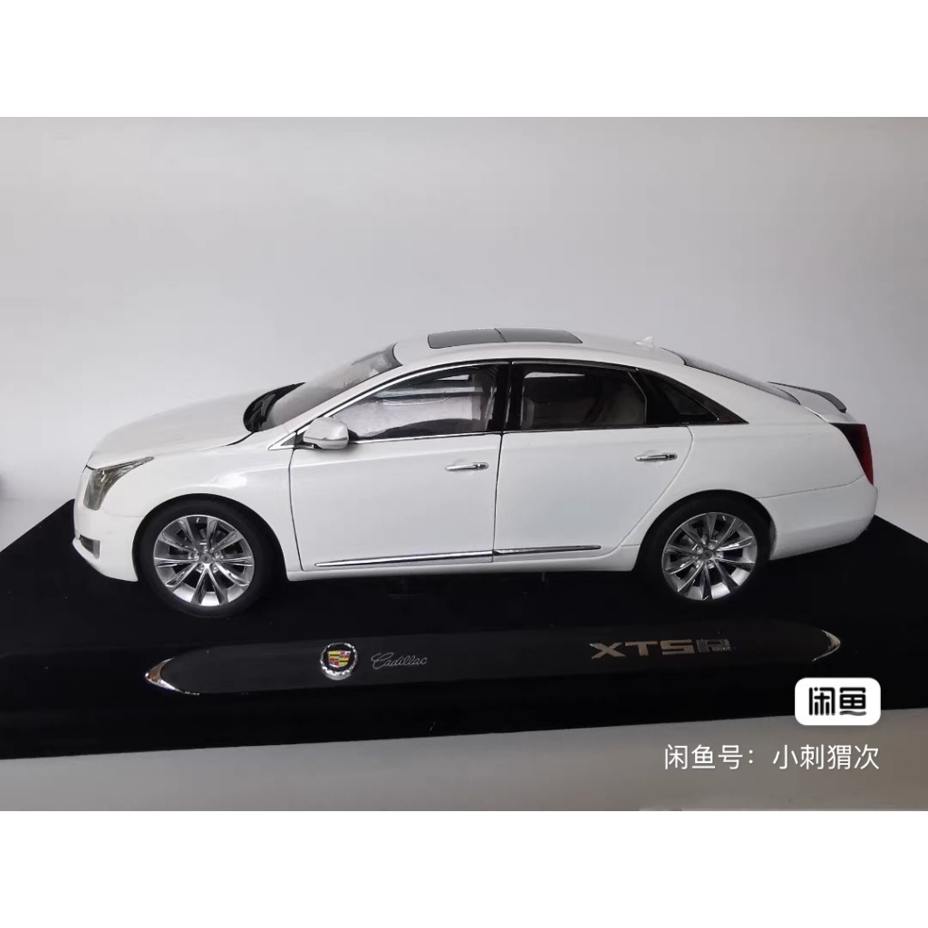 Out of Print Cadillac xts Car Model White Original Factory ของแท้ใหม่เอี่ยมอัตราส่วนที่ยังไม่ได้เปิด