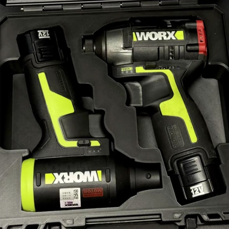 กล่องเครื่องมือ WORX สามารถจัดเก็บไขควง WU132 และเครื่องเป่าผม WU094