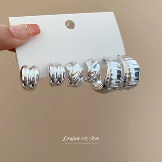 ต่างหูดีไซน์เรียบหรู กับเข็มเรขาคณิตเรียบ สบายๆสำหรับสวมใส่ทุกวัน