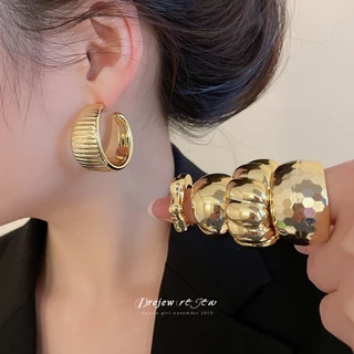 ต่างหูดีไซน์เรียบหรู กับเข็มเรขาคณิตเรียบ สบายๆสำหรับสวมใส่ทุกวัน