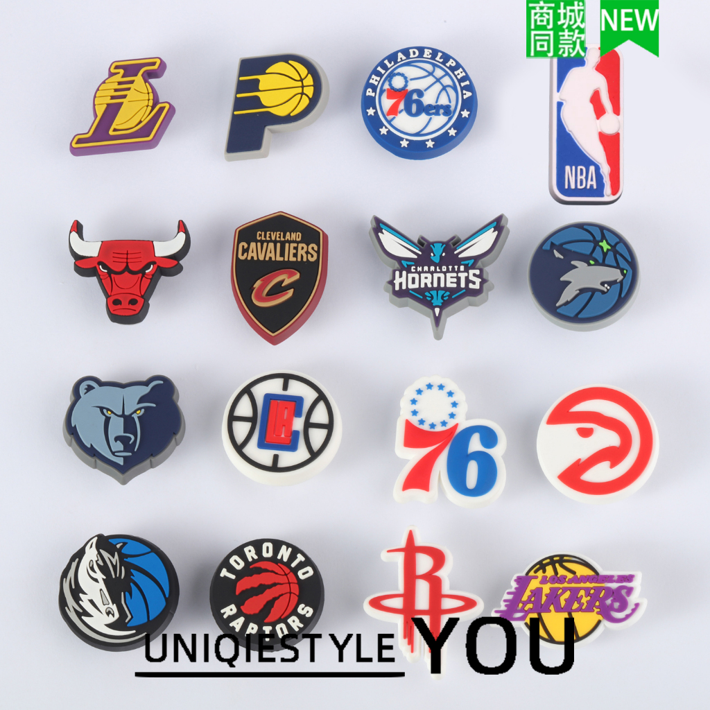รองเท้าหัวเข็มขัดสไตล์ใหม่ พร้อมลายดอกไม้และโลโก้ NBA สามารถถอดออกได้ ทำจากยางนุ่ม