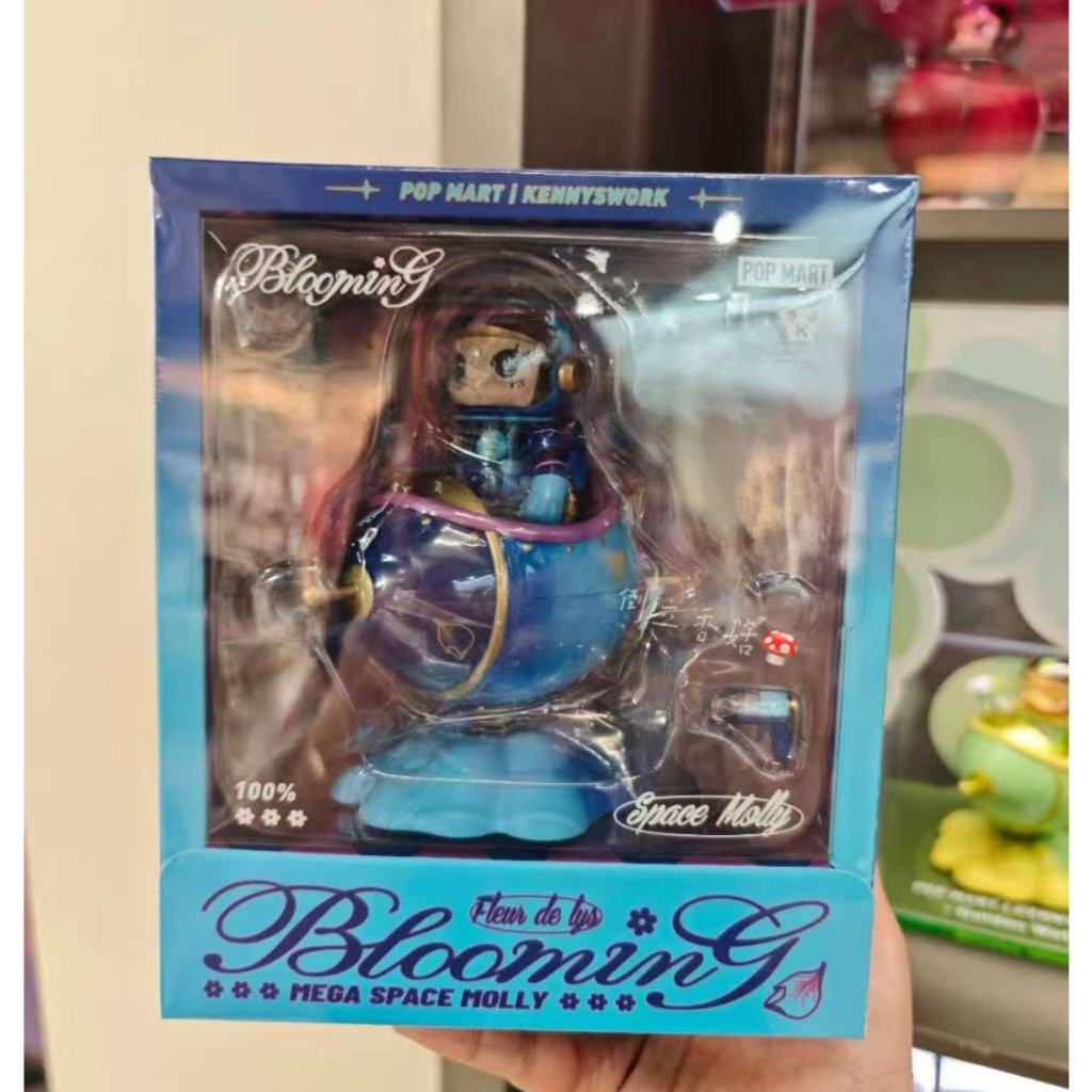 Pop Mart MEGA SPACE MOLLY 100% Bloom Series-French Iris