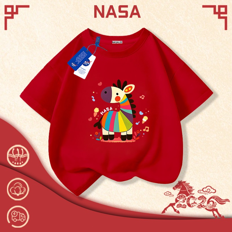 【จัดส่งวันเดียวเสร็จ】เสื้อยืดเด็ก NASA สีแดง ผ้าฝ้าย ลวดลายม้าแสดงโชคหลากสีสัน สำหรับเด็กอายุ 3-16 ปี เสื้อแขนสั้นปีม้าและปีใหม่ ของขวัญวันเด็ก