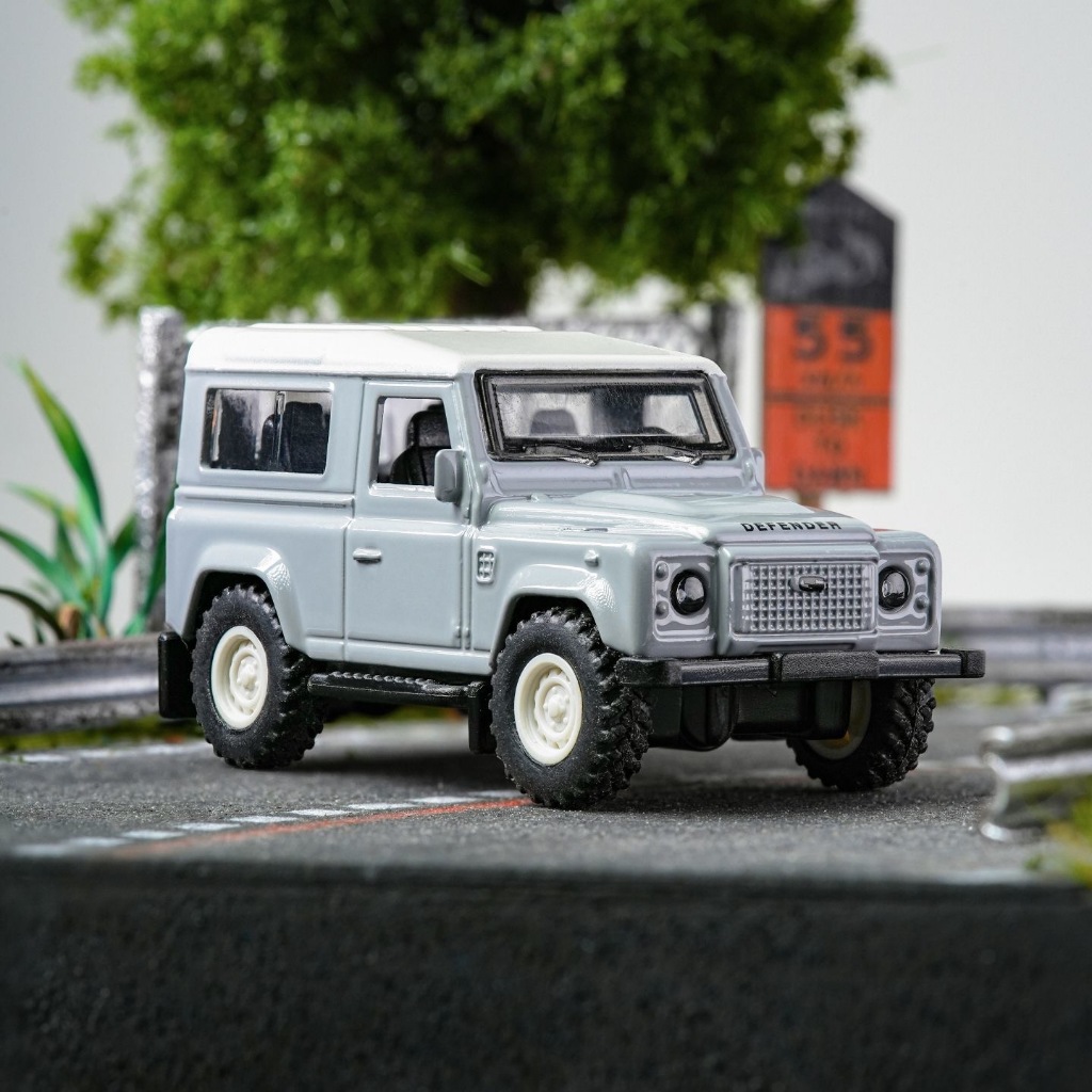 TSC 1: 64 จํากัดของแท้ที่ได้รับอนุญาต Land Rover Defender 90 SUV จําลองรถรุ่นคอลเลกชันเครื่องประดับ