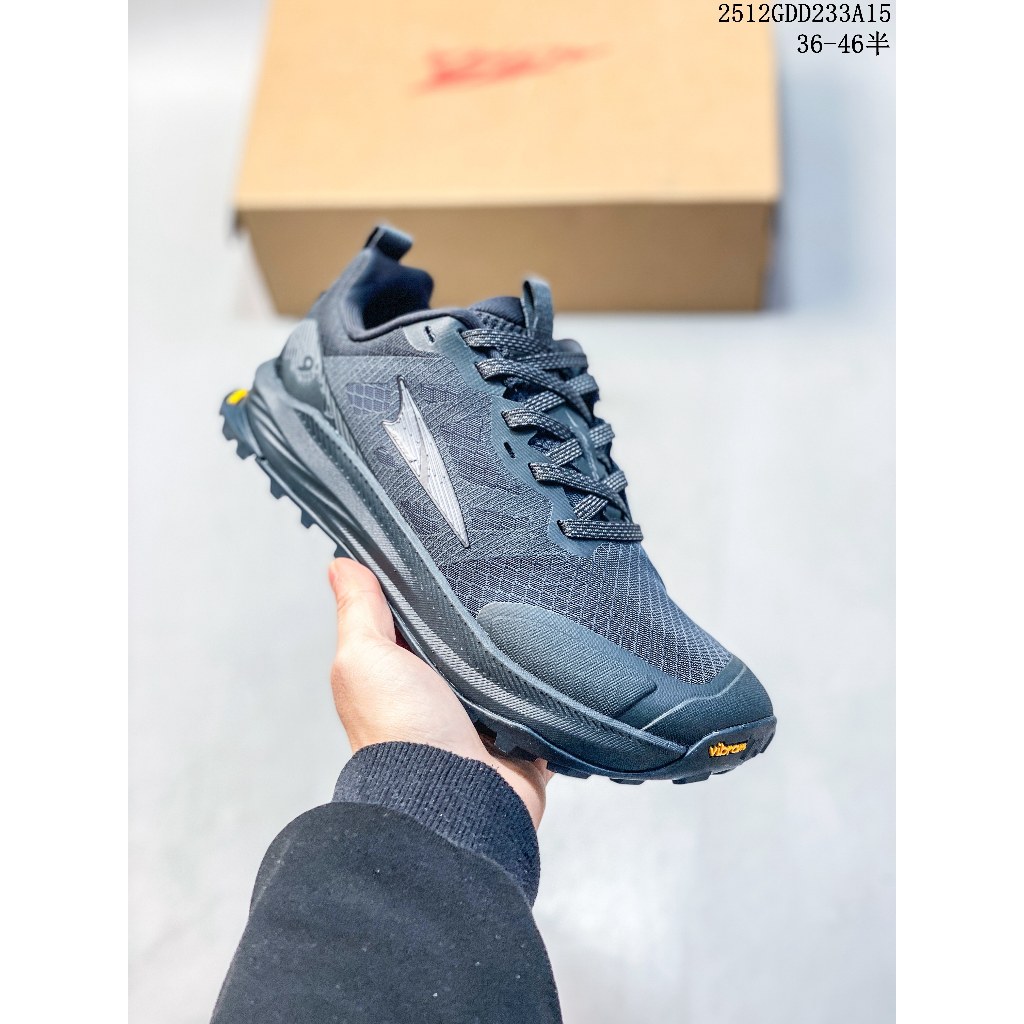 รองเท้าวิ่ง Altra Lone Peak 9