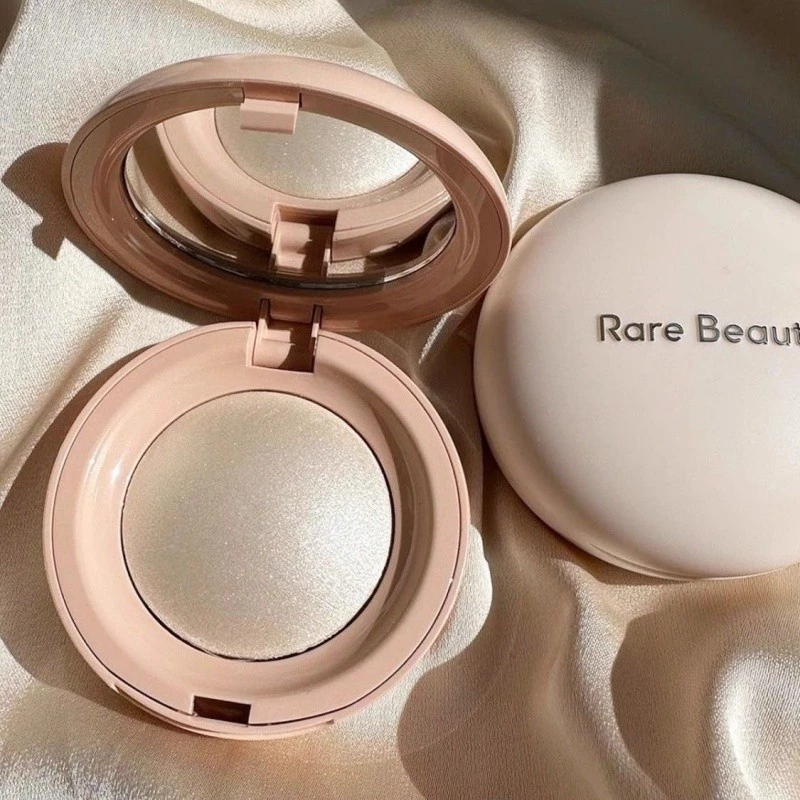 Rare Beauty Smooth And Brightening Face Highlight & Contour Rare Beauty SelenaS Smooth And Brightening Highlights-2.8g
