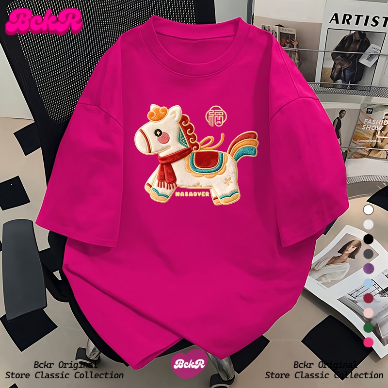 【จัดส่งตลอด 24 ชั่วโมง】🔥BCKR ลายม้าน้อย ลิมิเต็ดปีใหม่ เสื้อผญ เสื่อยืด🐎oversize คอกลม เสื้อYG3763