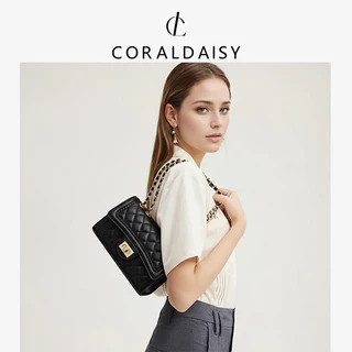 CORALDAISY 2025 รูปแบบใหม่ ห่วงโซ่ที่หรูหรา กระเป๋าสะพายข้าง หัวเข็มขัดหมุน แฟชั่นสีทึบ กระเป๋าสะพาย