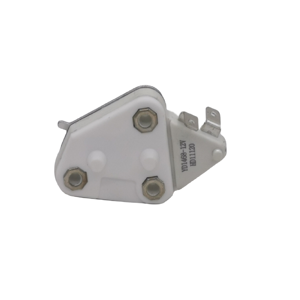 Auto denki ic เครื่องปรับแรงดันไฟฟ้าไดชาร์จสําหรับ 01-026 12V VRD671C VRD673C 1204248 WDE606 WDE609 