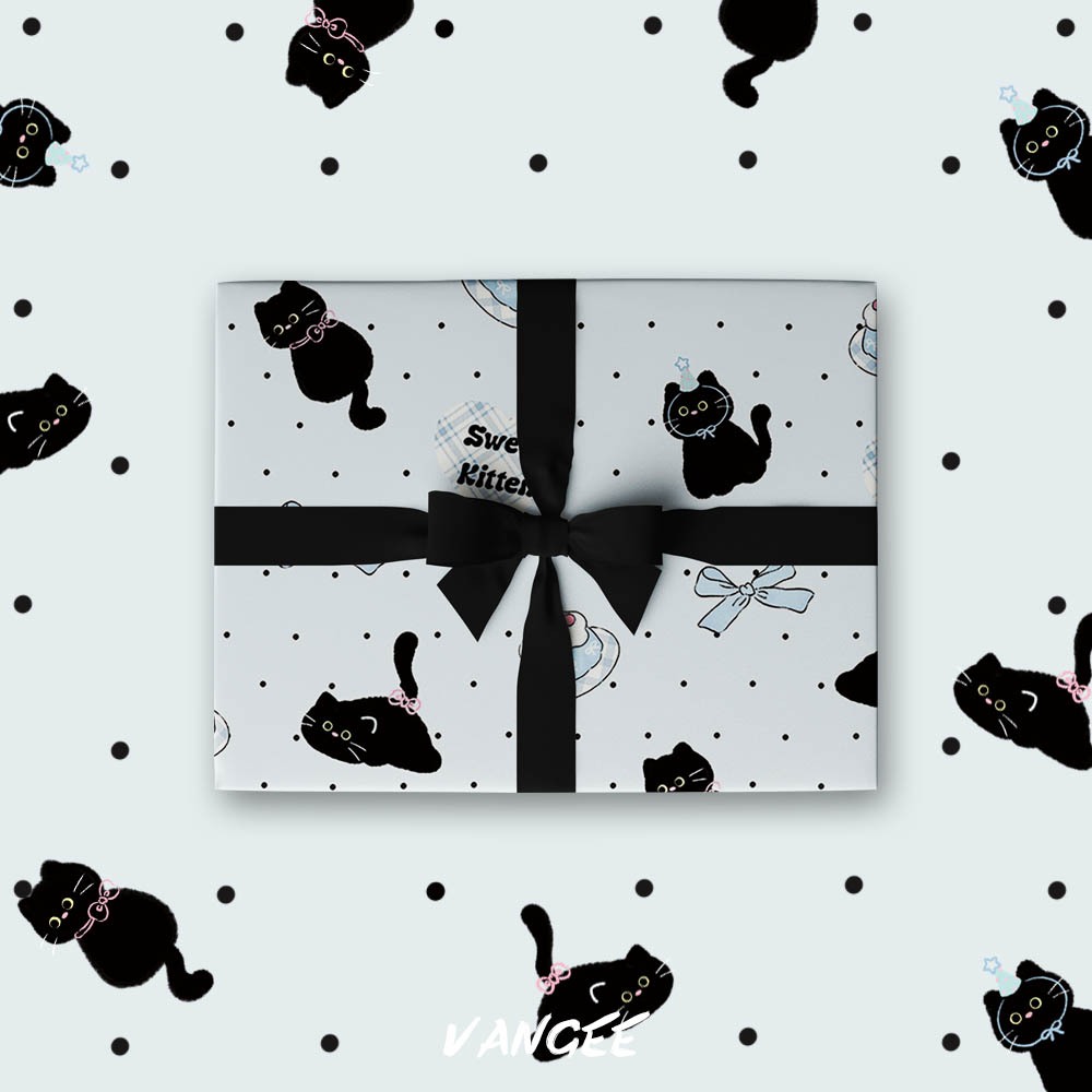 กระดาษห่อของขวัญลายแมวดำจุดโพลกาดอท 50×70ซม. | ดีไซน์ Sweet Kitty พร้อมริบบิ้นสีดำเสริม