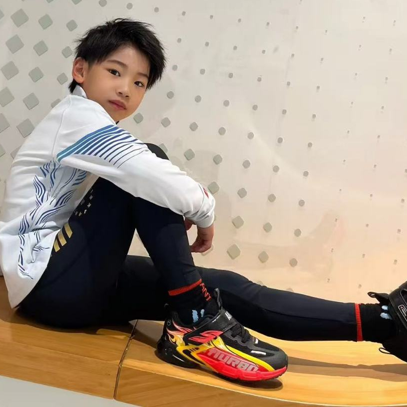 ANTA รองเท้ากีฬาสำหรับเด็ก อันต้า เหมาะสำหรับวิ่งและทรงตัวบนจักรยาน ออกแบบเพื่อกันลื่นและทนทาน