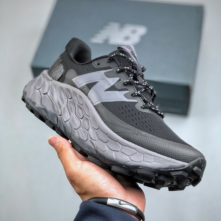 New Balance NB Fresh Foam Evoz v2 รองเท้ากีฬาสําหรับบุรุษและสตรีรองเท้าวิ่งสีดํา