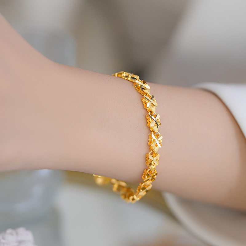 สร้อยข้อมือหัวใจโคลเวอร์สี่ใบ สไตล์เกาหลี สีทอง ของขวัญวันเกิดสำหรับเธอ ราคา ถูกที่สุด ดีลบีเคเค แกลเลอรีภาพที่ 2