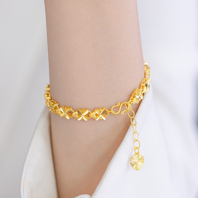 สร้อยข้อมือหัวใจโคลเวอร์สี่ใบ สไตล์เกาหลี สีทอง ของขวัญวันเกิดสำหรับเธอ ราคา ถูกที่สุด ดีลบีเคเค แกลเลอรีภาพที่ 7