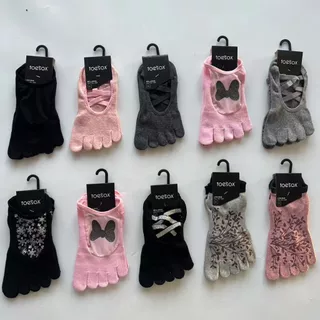 Toesox ถุงเท้าโยคะและพิลาทิส กันลื่นสำหรับมืออาชีพ ใช้งานได้ดีในการเต้นรำและเล่นกีฬาภายใน