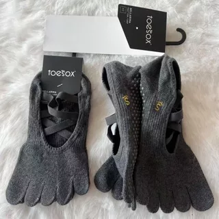 Toesox ถุงเท้าโยคะและพิลาทิส กันลื่นสำหรับมืออาชีพ ใช้งานได้ดีในการเต้นรำและเล่นกีฬาภายใน