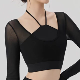 เบาะโยคะและเสื้อกีฬาแขนยาวสำหรับใช้กลางแจ้ง